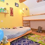 Beautiful In St-quentin-la-poterie بيت للعطل *