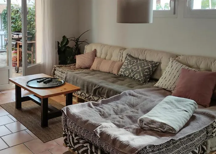 Holiday home Cozy In St-quentin-la-poterie *