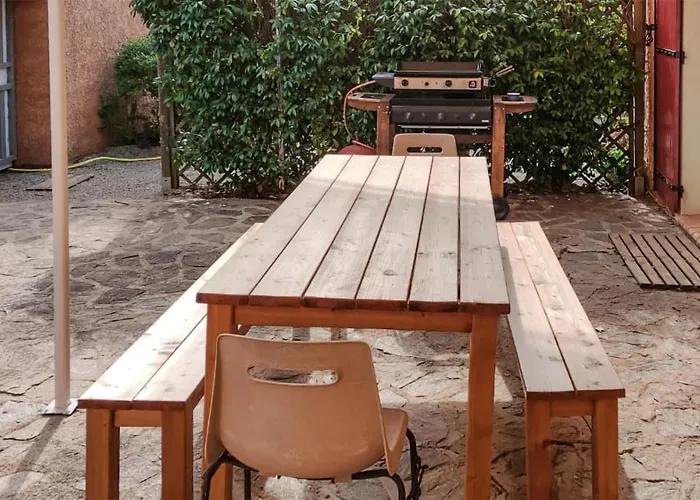 Holiday home Cozy In St-quentin-la-poterie Saint-Quentin-la-Poterie