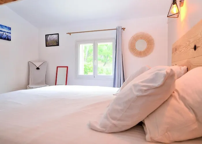 Holiday home Cozy In St-quentin-la-poterie