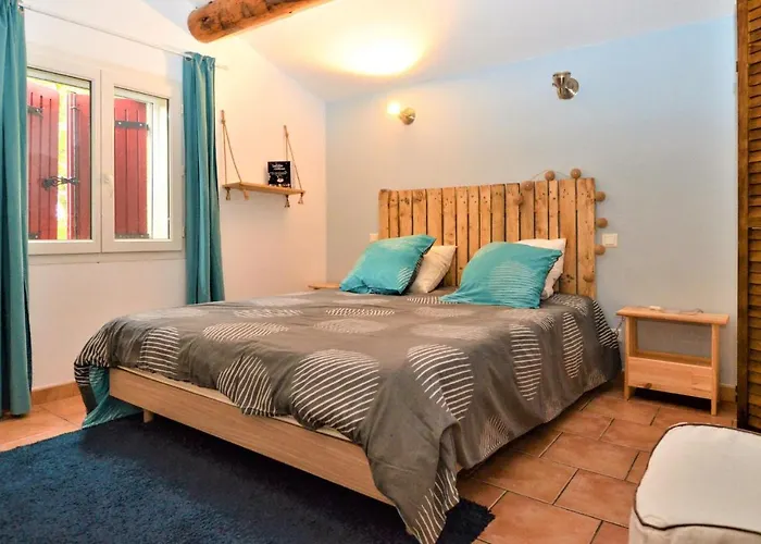 Holiday home Cozy In St-quentin-la-poterie Saint-Quentin-la-Poterie